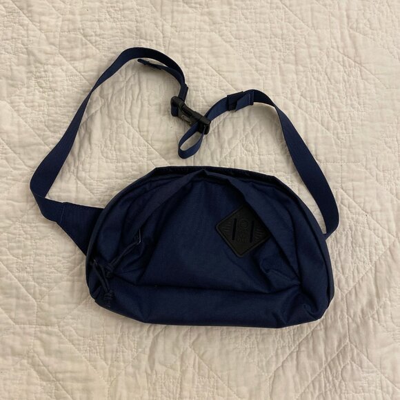 United by Blue 25L Convertible Carryall Backpack & 3L Utility Fanny Pack Bundle - Picture 6 of 8